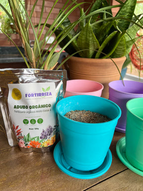 Adubo Orgânico Fortirriza 120g + Brinde Potinho Inteligente (Cores Variadas)
